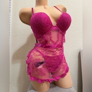 Bombshell Victoria’s Secret Elegant Lace Lingerie Set in Pink size Medium